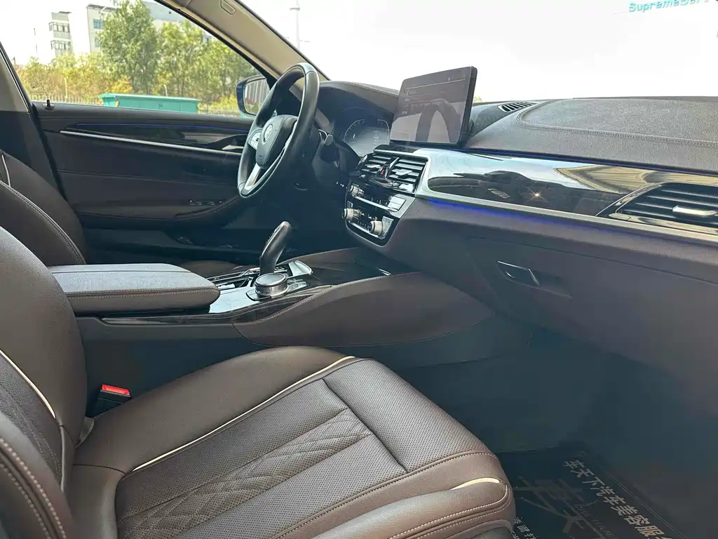 BMW 5 Series 2022 525Li M Sports Package купить на сайте DeffCars