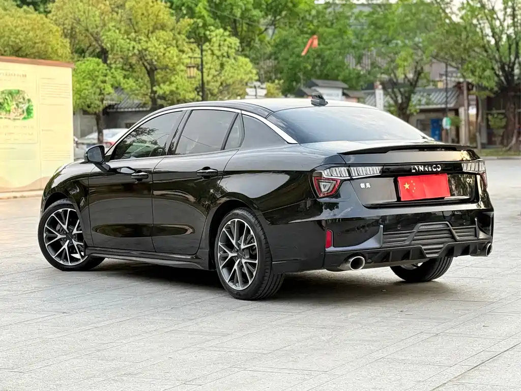 Lynk & Co 03 2022 2.0TD DCT Pro купить на сайте DeffCars