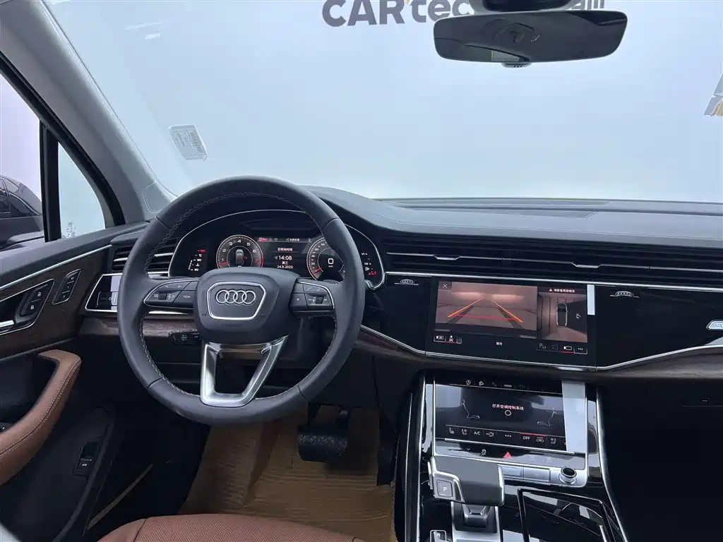 Audi Q7 2025 55 TFSI quattro S line sports купить на сайте DeffCars