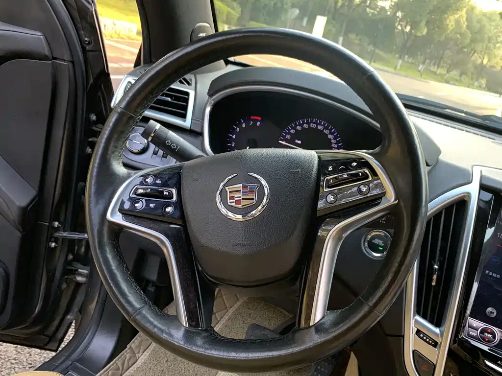 Cadillac SRX 2015 3.0L Elite купить на сайте DeffCars
