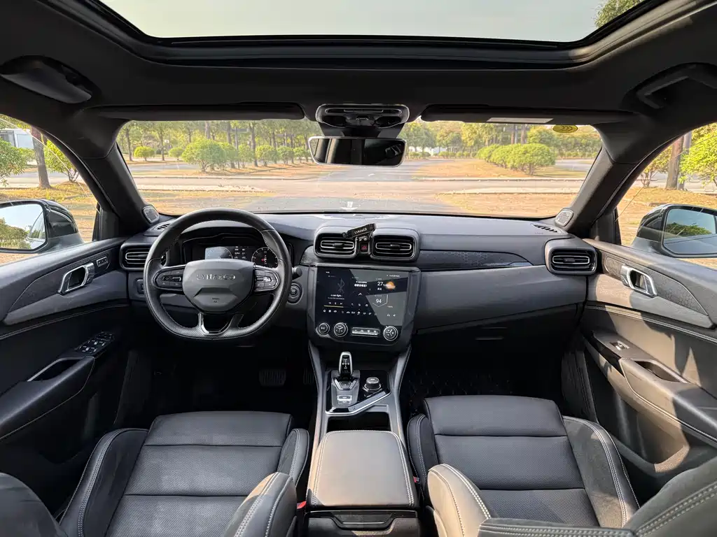 Lynk & Co 03 2022 1.5TD DCT Pro купить на сайте DeffCars