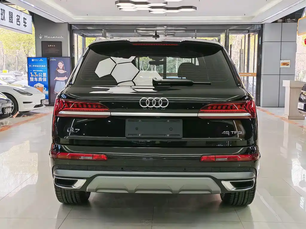 Audi Q7 2023 45 TFSI quattro S line sports купить на сайте DeffCars