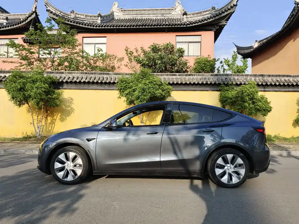 Model Y 2022 rear-wheel drive version купить на сайте DeffCars