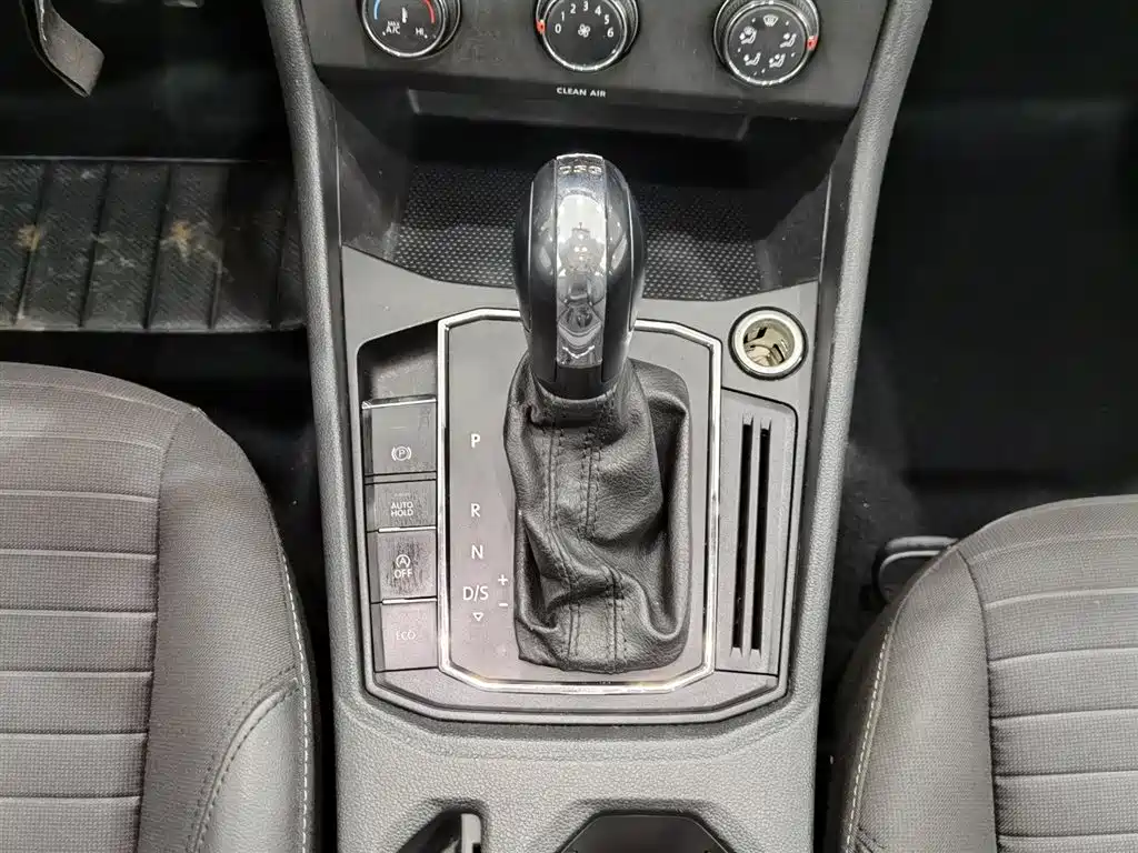 Lavida 2018 280TSI DSG Comfort Edition National V купить на сайте DeffCars