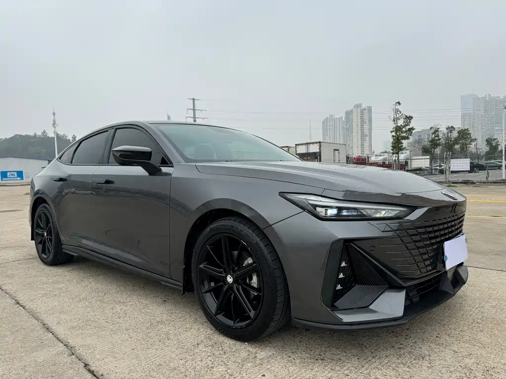 Changan UNI-V 2022 1.5T premium model купить на сайте DeffCars