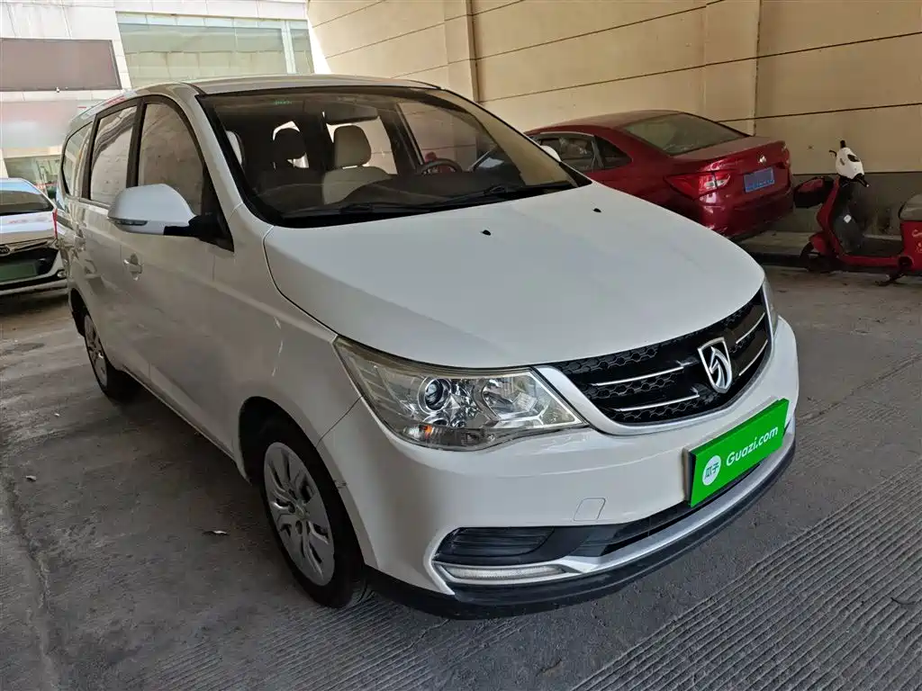 Baojun 730 2016 1.5L manual value model 7 seats National V купить на сайте DeffCars