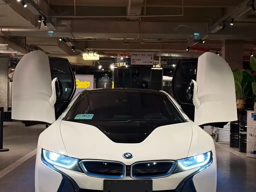 BMW i8 2014 standard model купить на сайте DeffCars