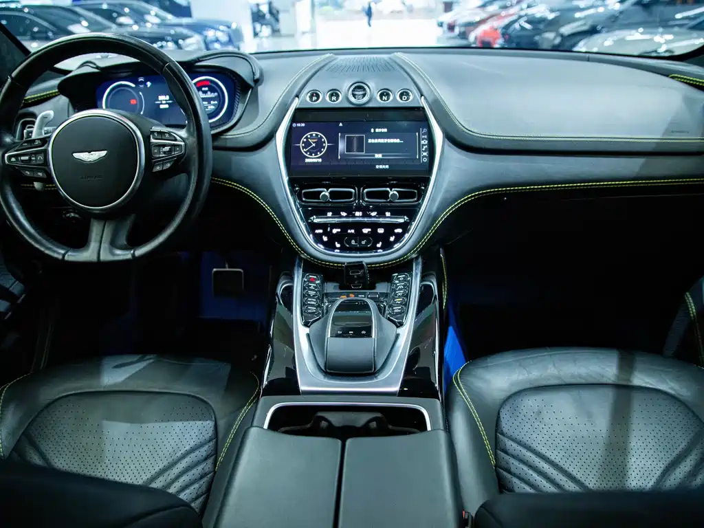 Aston Martin DBX 2022 3.0T STRAIGHT-SIX купить на сайте DeffCars