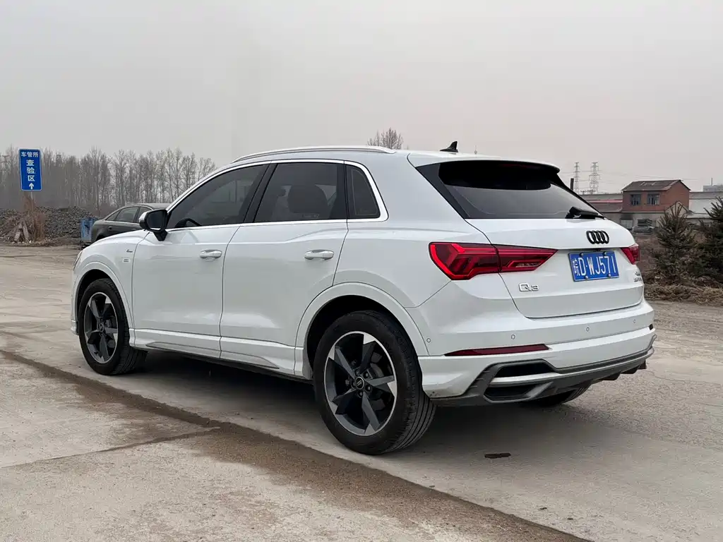 Audi Q3 2022 35 TFSI Fashionable and Dynamic купить на сайте DeffCars