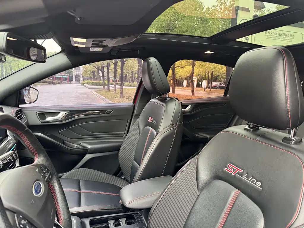 Focus 2022 Hatchback EcoBoost 180 Automatic ST Line купить на сайте DeffCars