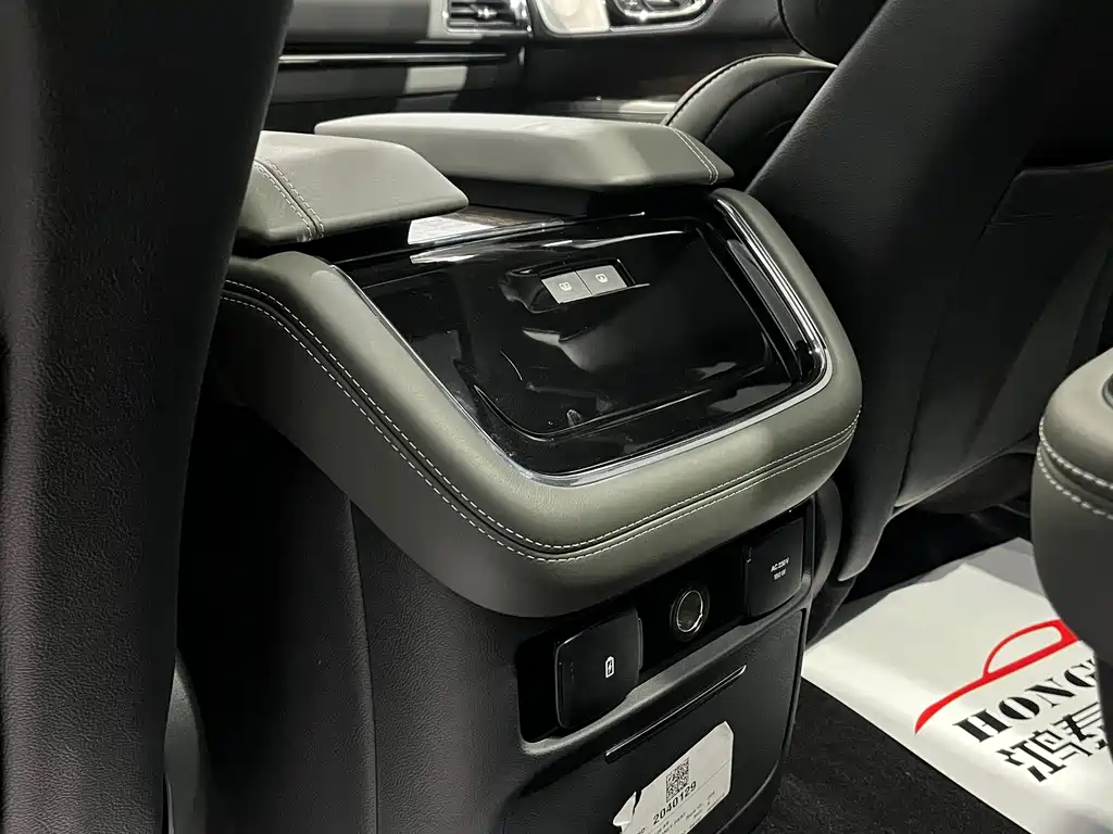 Navigator 2024 3.5T Long Axis Presidential Edition купить на сайте DeffCars