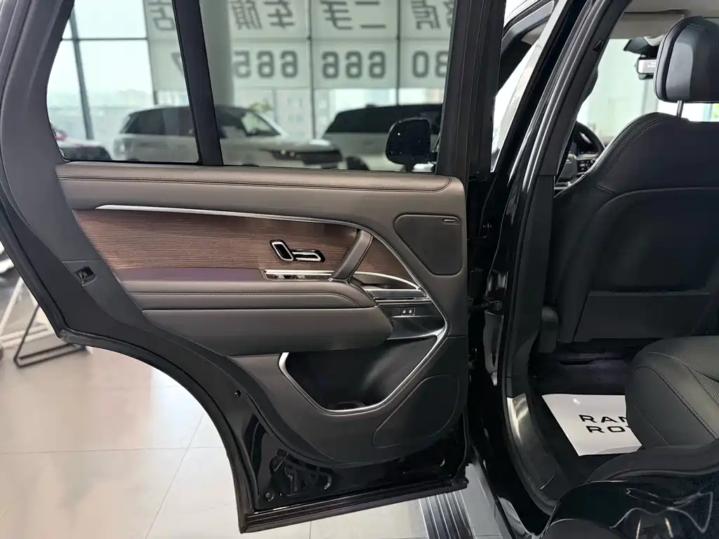 Range Rover 2023 3.0 L6 360PS Grand Edition купить на сайте DeffCars