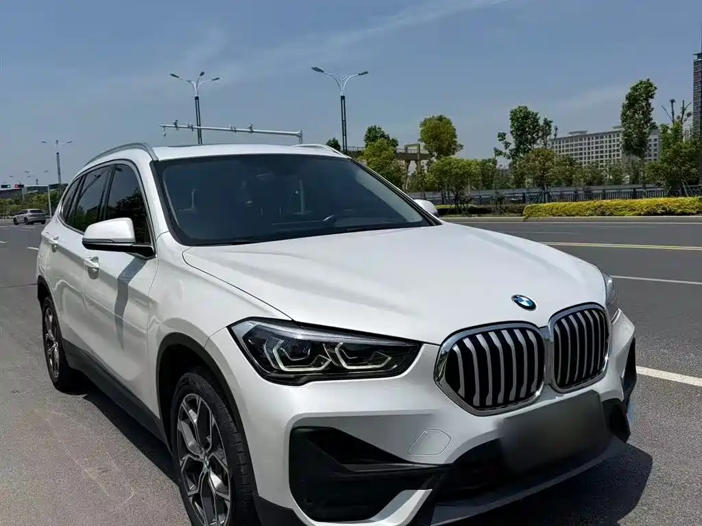BMW X1 2022 sDrive25Li Leading Model купить на сайте DeffCars