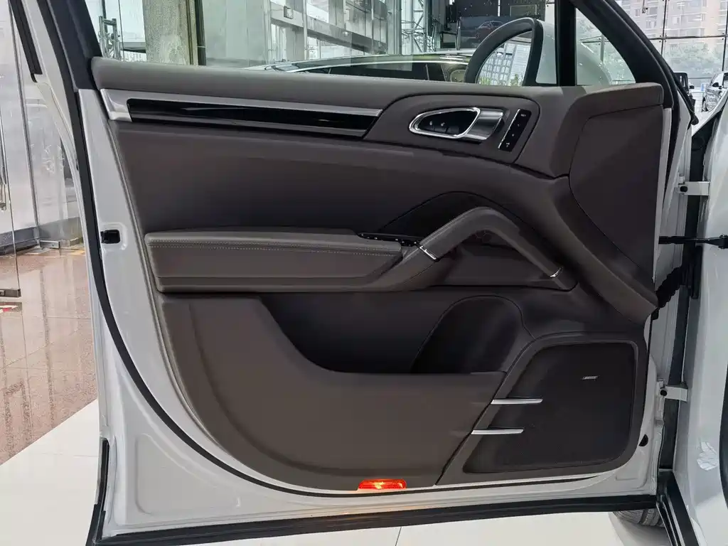 Cayenne 2014款 Platinum Edition 3.0T купить на сайте DeffCars