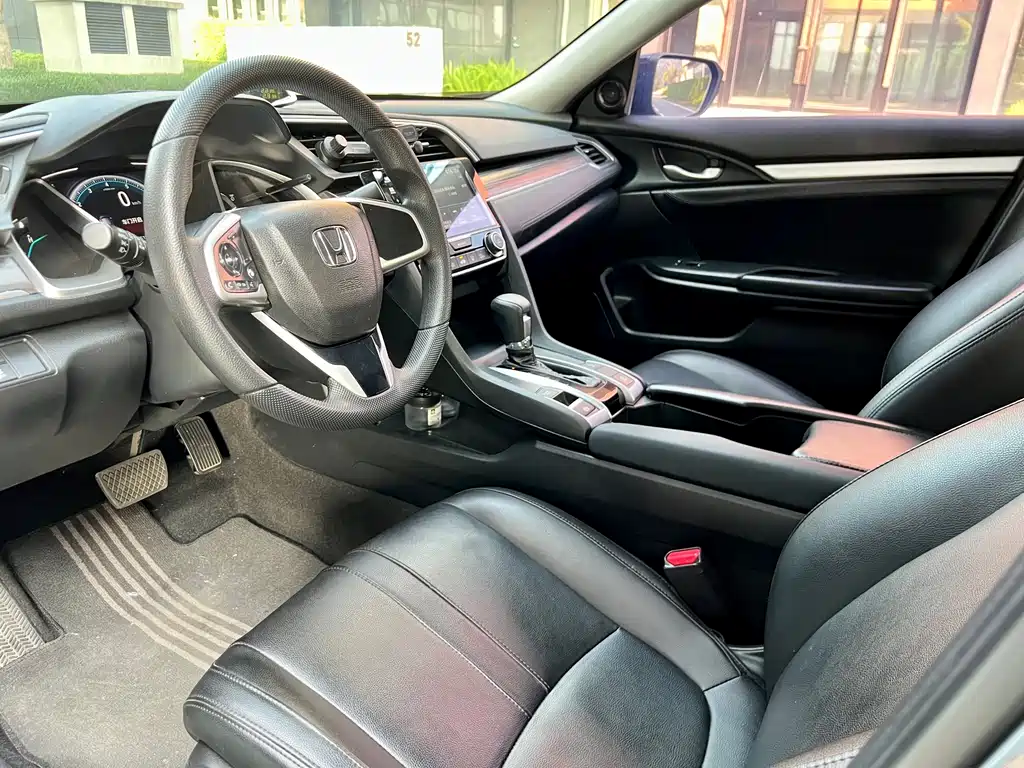 Civic 2019 220TURBO CVT Dynamic Edition National V купить на сайте DeffCars