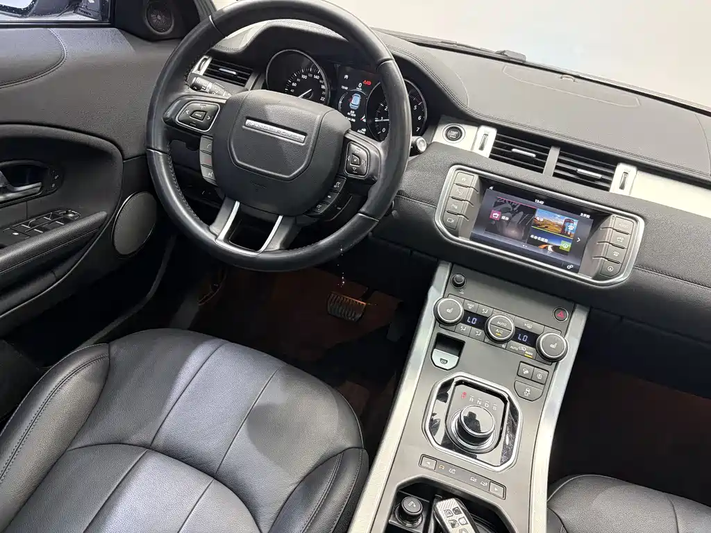 Range Rover Evoque 2018 240PS PURE Fashion Edition купить на сайте DeffCars