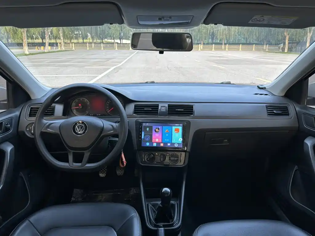 Santana 2016 1.6L Manual Fashion Edition купить на сайте DeffCars