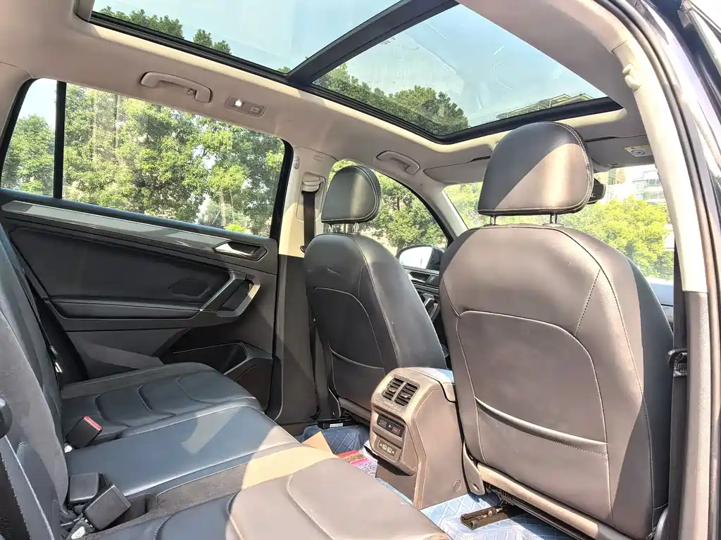 Tiguan L 2021 330TSI automatic two-wheel drive R-Line version купить на сайте DeffCars