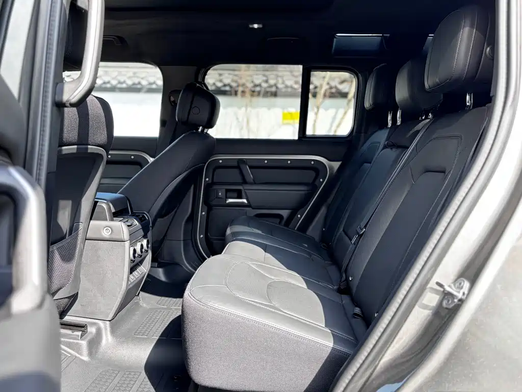 Land Rover Defender 2025 110 3.0T P400 X купить на сайте DeffCars