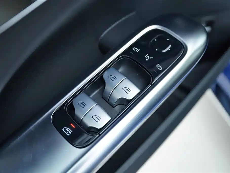 Mercedes-Benz C-Class 2022 facelift C 200 L sports version купить на сайте DeffCars