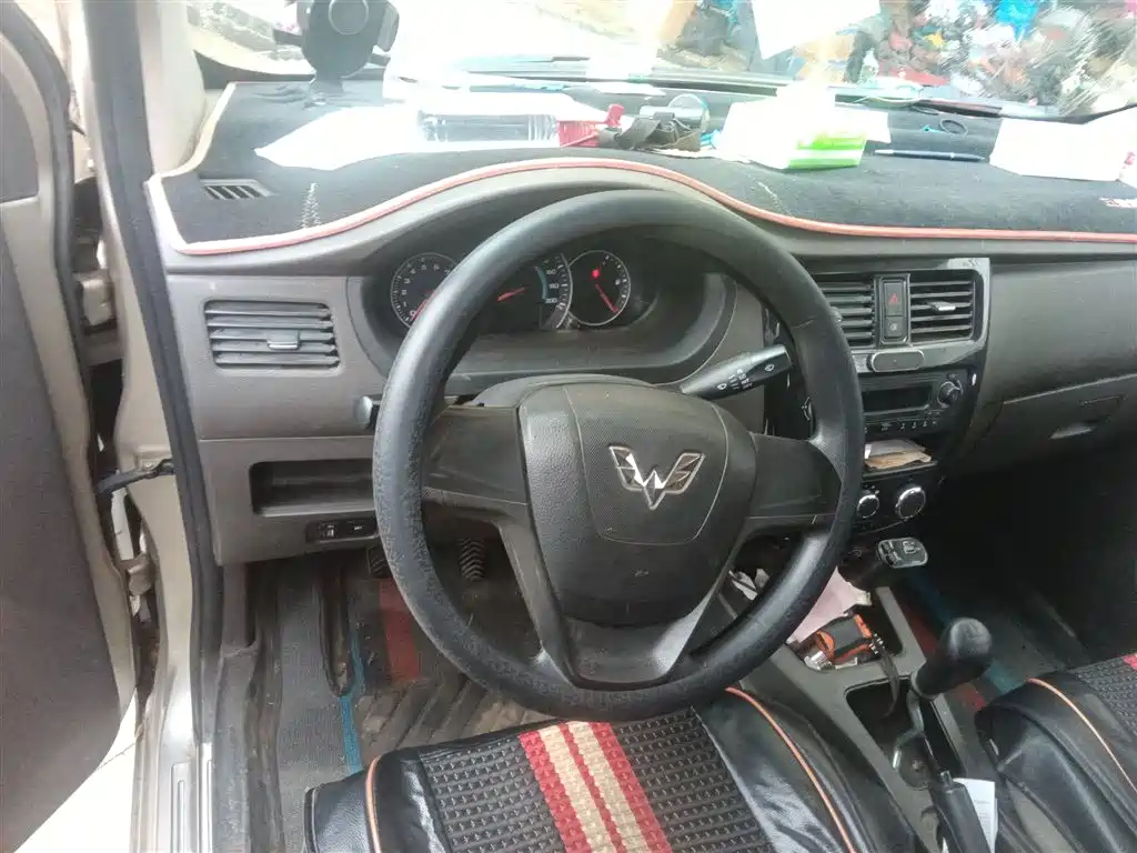 Wuling Rongguang V 2016 1.5L standard model купить на сайте DeffCars