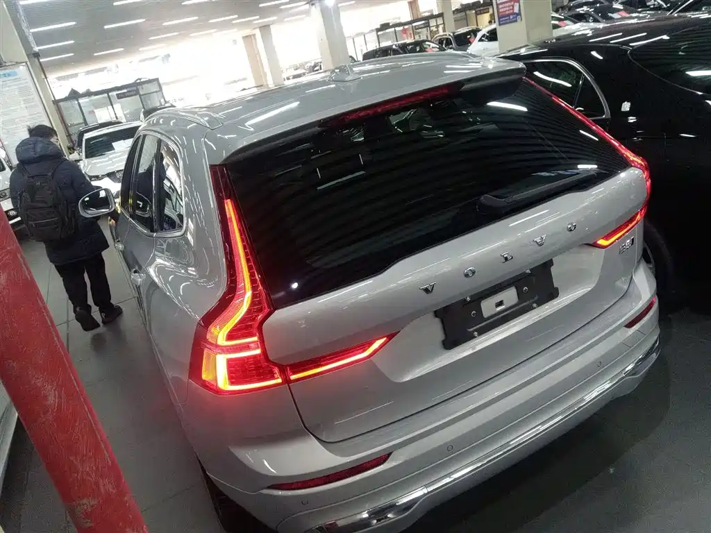 Volvo XC60 2024 B5 four-wheel drive Zhiyi Luxury Edition купить на сайте DeffCars