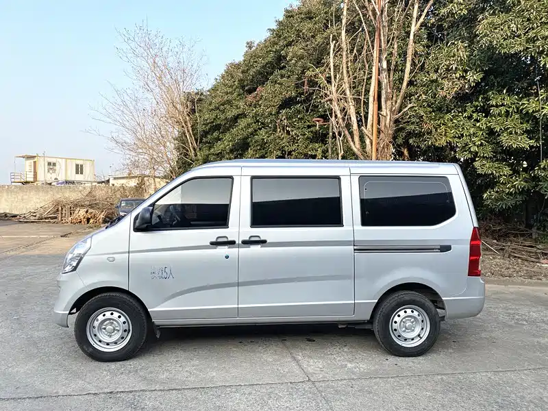 Wuling Rongguang S 2021 1.2L standard power-assisted version 7-seat LSI купить на сайте DeffCars