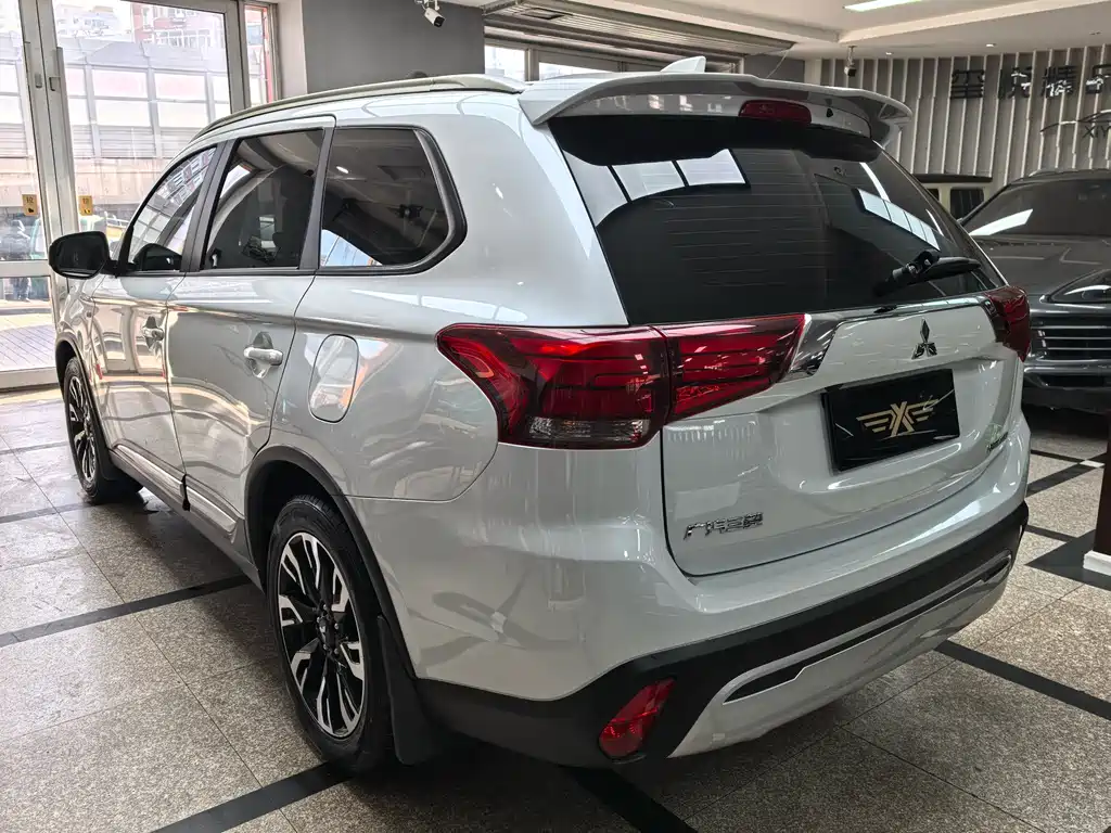 Outlander 2020 2.0L 2WD Smooth Edition 5 seats купить на сайте DeffCars