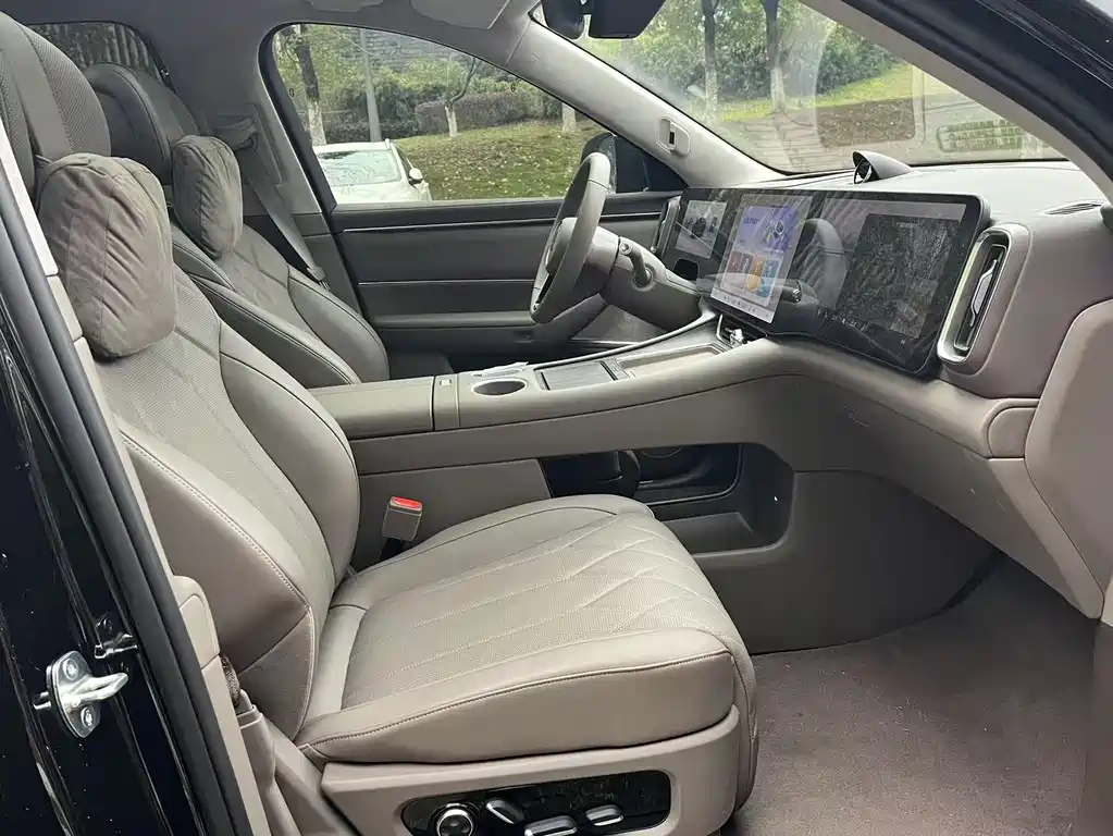 Wenjie M8 2025 pure electric Max+ six-seat long-range version купить на сайте DeffCars