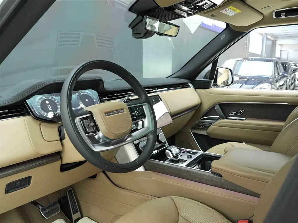Range Rover 2023 3.0 L6 400PS Seven-seater Extended Edition купить на сайте DeffCars