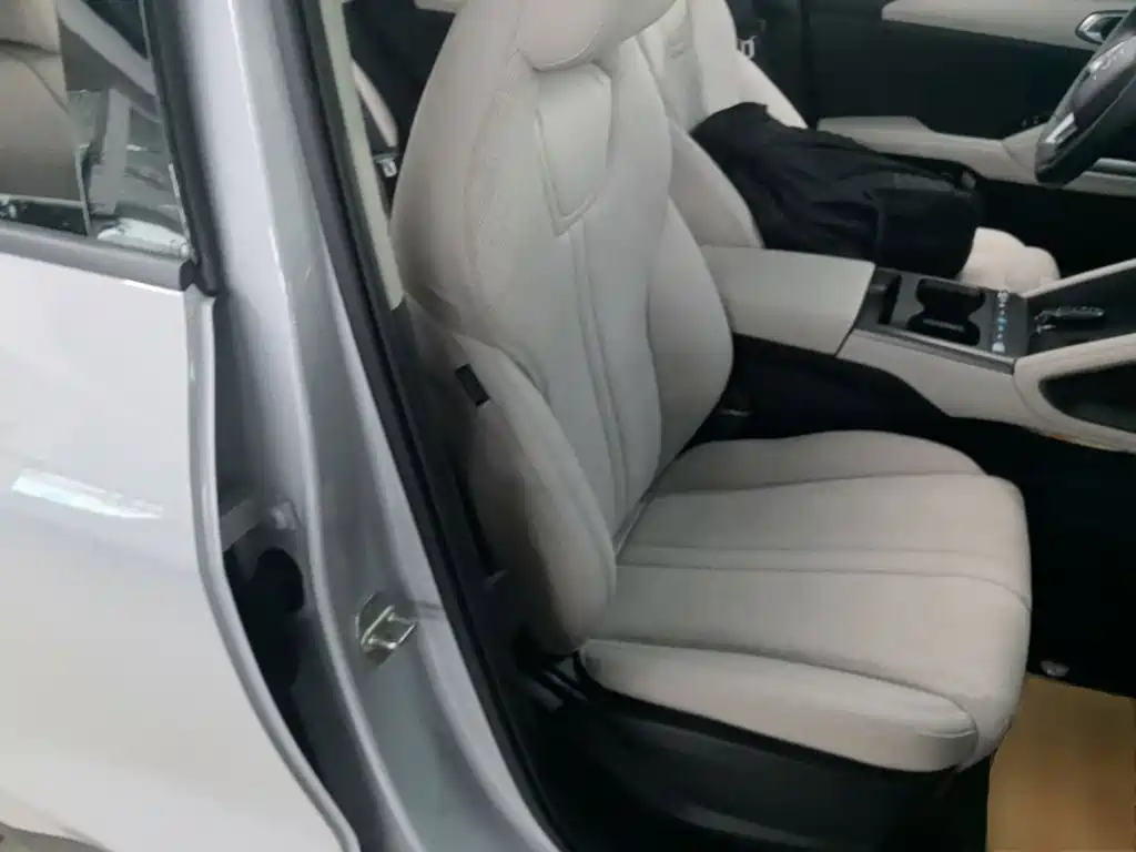 Yuan UP 2025 Smart Driving Edition 401KM Vitality Edition купить на сайте DeffCars