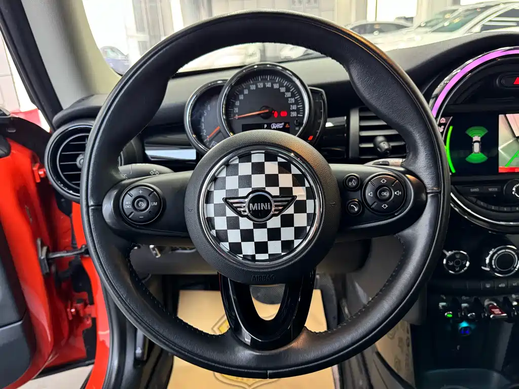 MINI 2018 1.5T COOPER Classic купить на сайте DeffCars