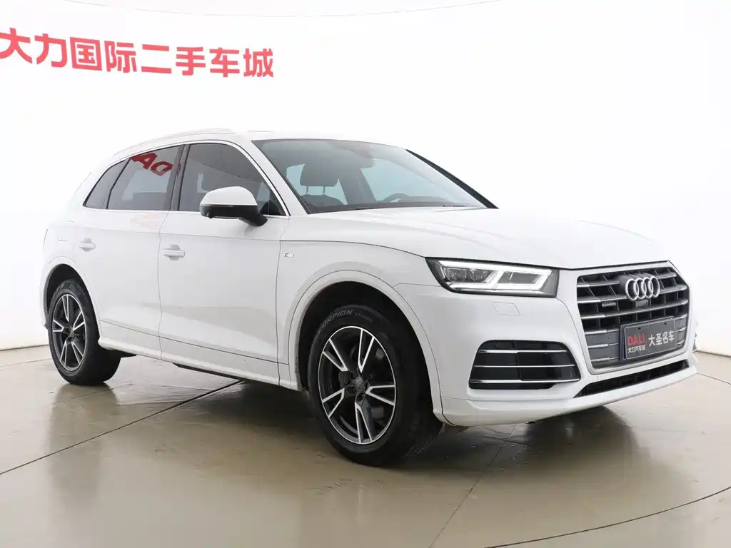 Audi Q5L 2018 40 TFSI enjoys fashionable style, National VI купить на сайте DeffCars