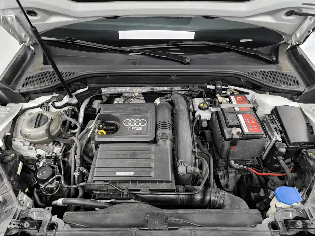 Audi Q2L 2018 35 TFSI launches exclusive version, National VI купить на сайте DeffCars