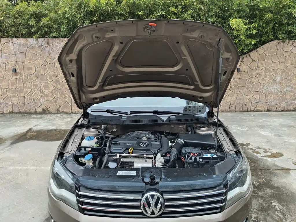 Bora 2013 1.4T automatic comfort model купить на сайте DeffCars