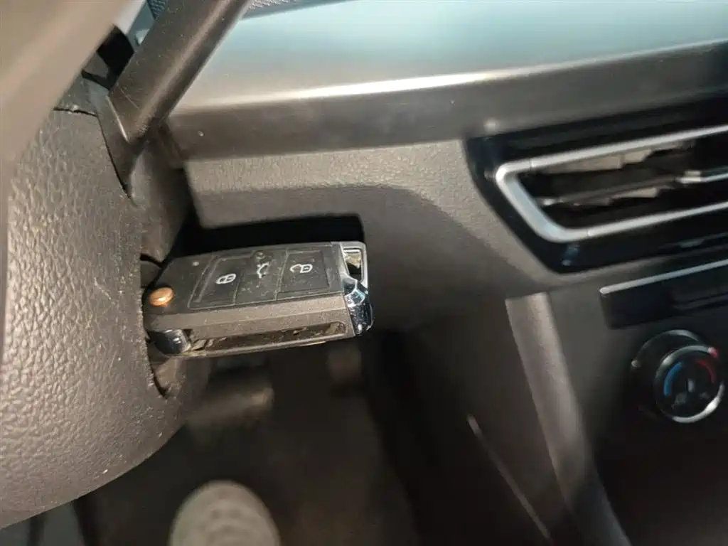 Lavida 2023 facelift 1.5L automatic Deyi version купить на сайте DeffCars
