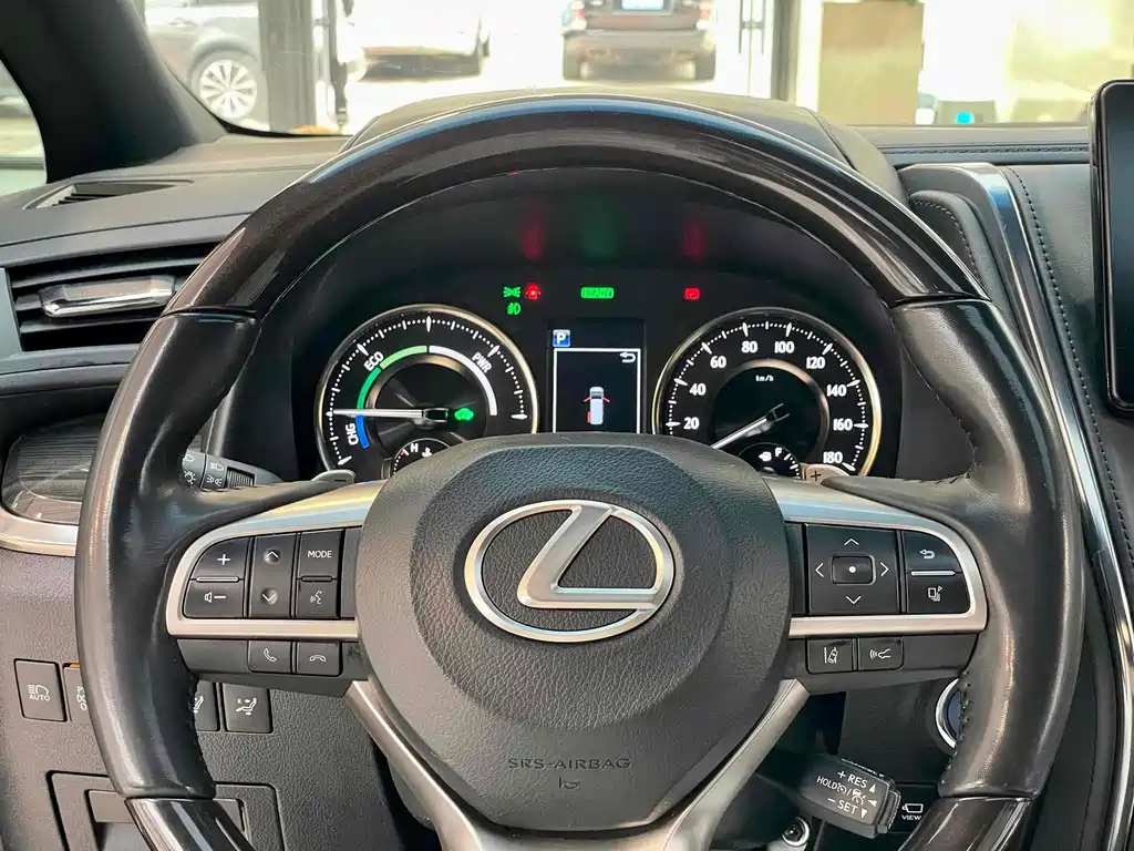 Lexus LM 2020 300h seven-seater elegant version купить на сайте DeffCars