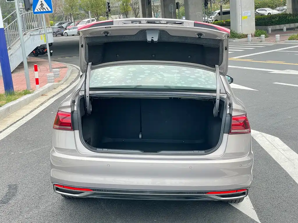 Bora 2020 1.5L automatic elite model купить на сайте DeffCars