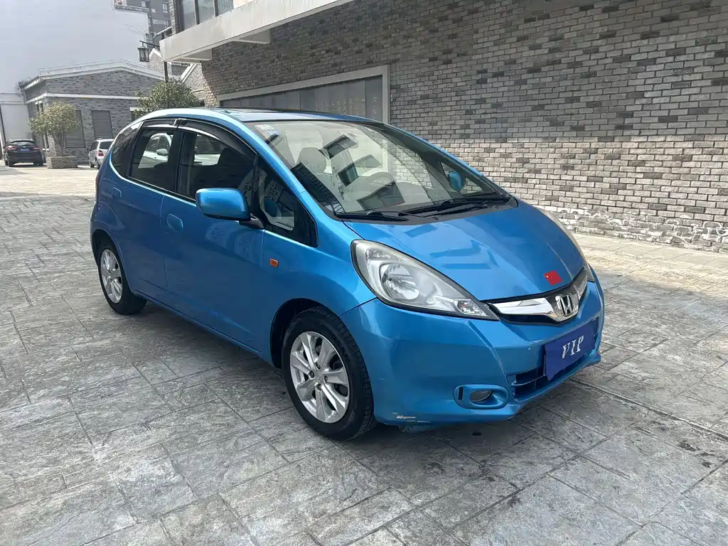 Fit 2011 1.5L automatic luxury version купить на сайте DeffCars