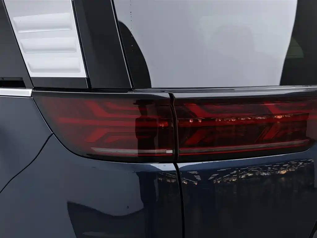 Denza D9 2022 DM-i 1040 Premium Type купить на сайте DeffCars