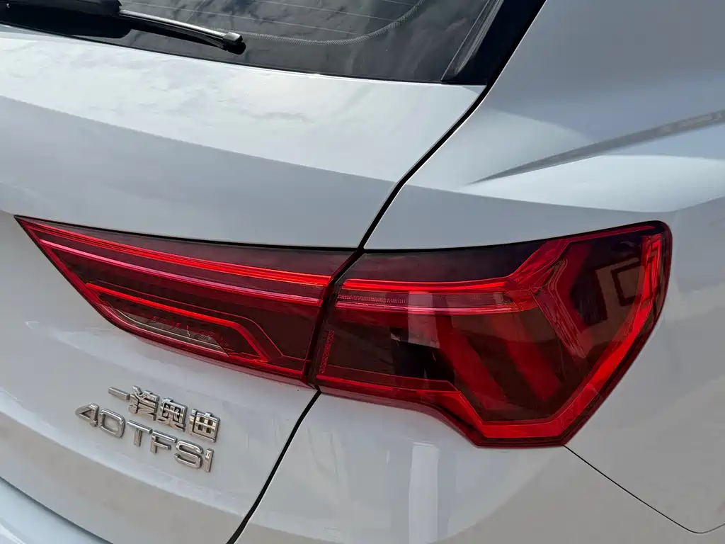Audi Q3 2022 35 TFSI Fashionable and Dynamic купить на сайте DeffCars