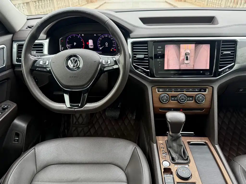 Touron 2020 380TSI four-wheel drive luxury version National VI купить на сайте DeffCars