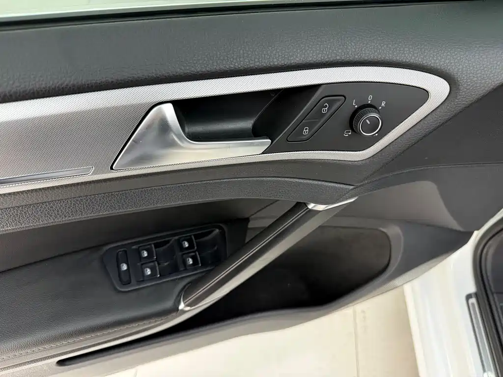 Golf 2020 280TSI DSG comfort model купить на сайте DeffCars