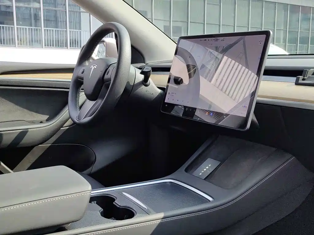 Model Y 2021 long-range all-wheel drive version 3D7 купить на сайте DeffCars