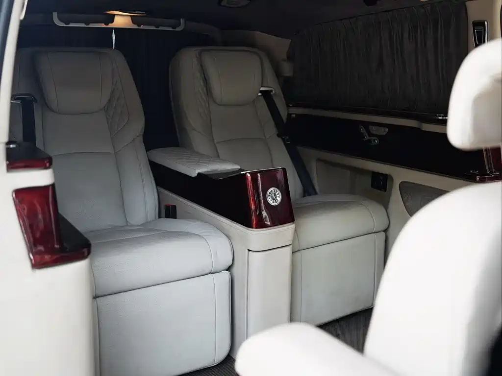 Vito 2021 2.0T Business Edition 7 seats купить на сайте DeffCars