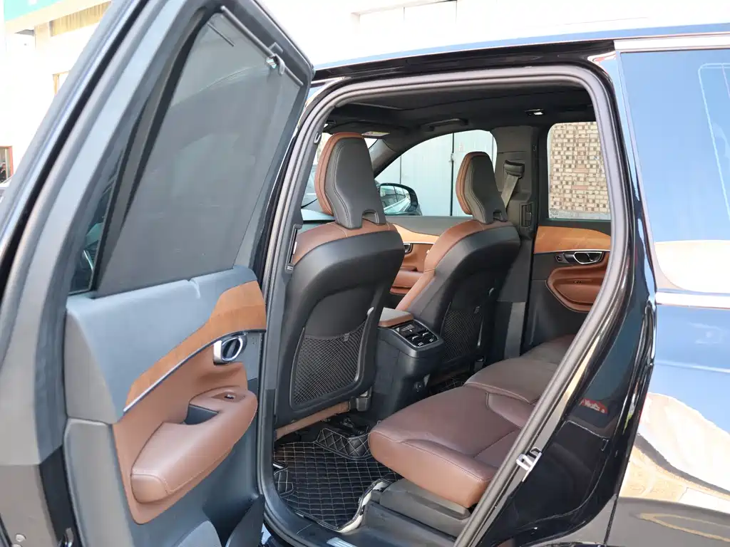 Volvo XC90 2025 B6 Zhiyi Luxury Edition 7 seats купить на сайте DeffCars