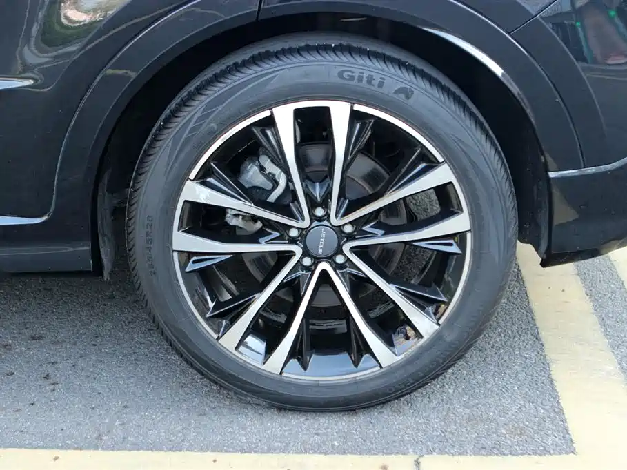 Jietu X70 PLUS 2021 model 1.6T DCT 7 seats купить на сайте DeffCars