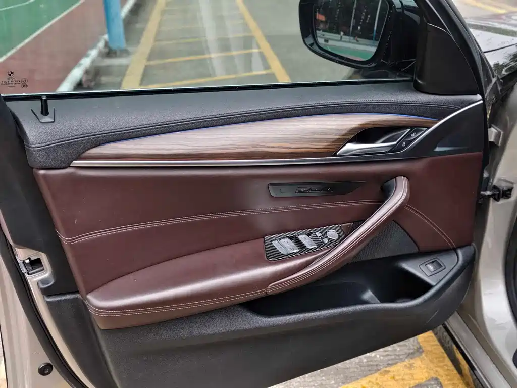 BMW 5 Series 2018 Facelift 530Li Leading Luxury Package купить на сайте DeffCars