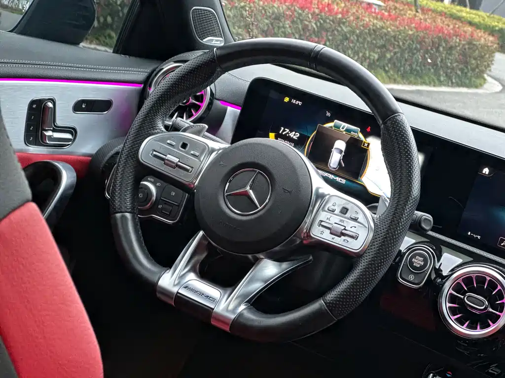 Mercedes-Benz A-Class AMG 2020 AMG A 35 L 4MATIC купить на сайте DeffCars