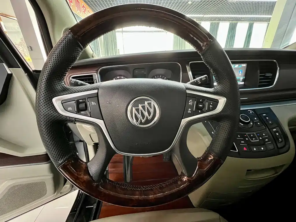 Buick GL8 2017 25S luxury model National V купить на сайте DeffCars